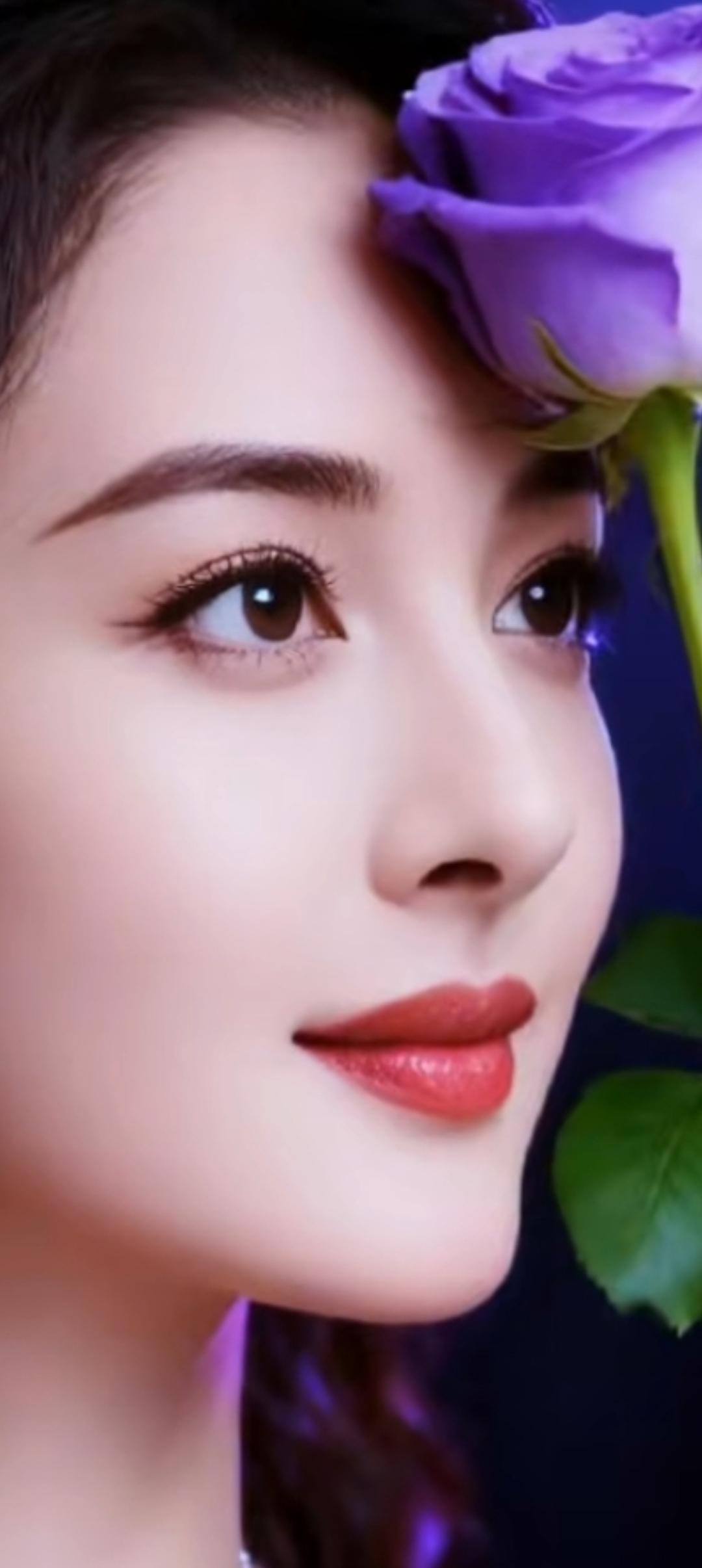 紫色玫瑰与温柔眼眸的完美邂逅🌹👀