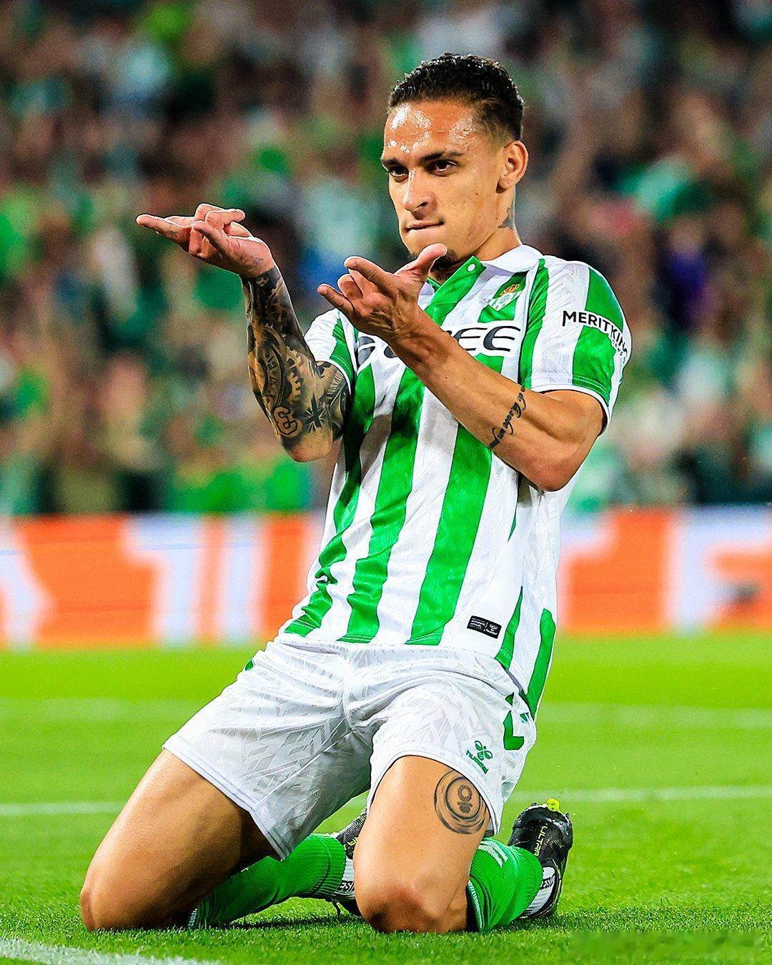 【拒绝拜仁】🟢安东尼接受ge采访透露真的拒绝过拜仁的邀请：“转会窗口第二天就关