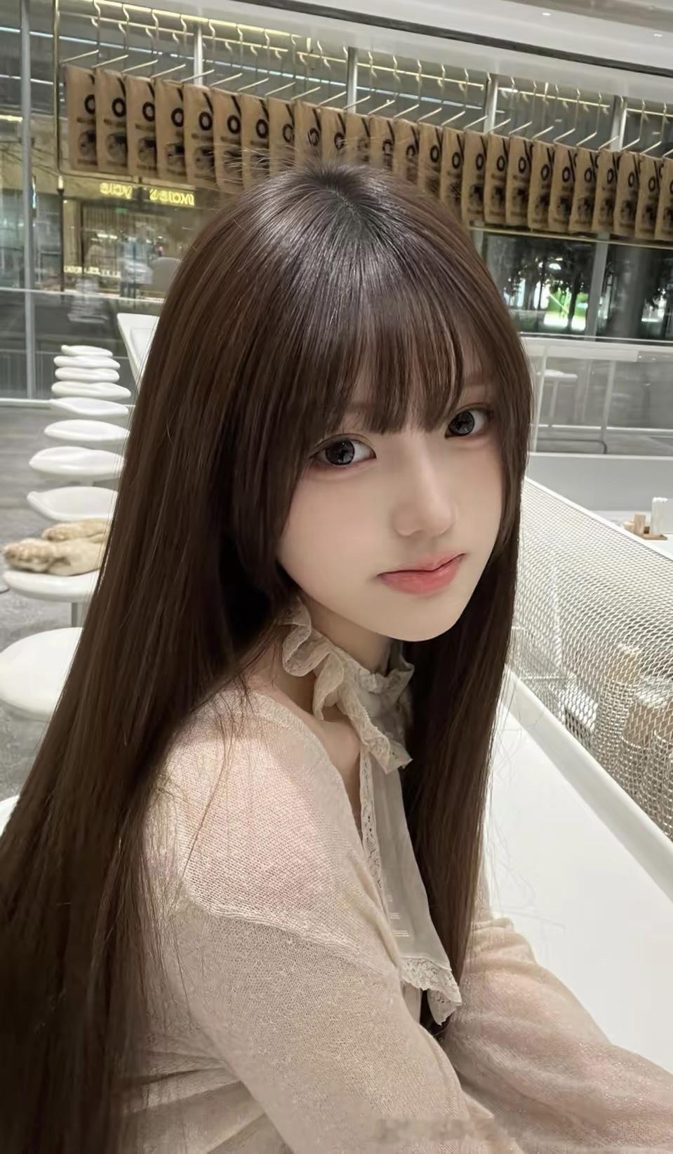 美女究竟能有多美漂亮的无法抗拒，长相漂亮、身材完美、性格温柔开朗活泼可爱。