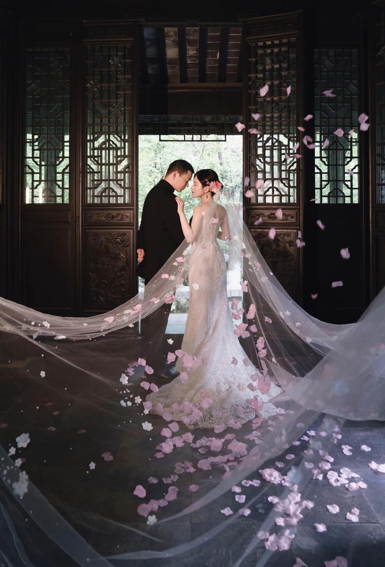 花落庭前，与君相逢✨罗丹摄影嘉兴婚纱照