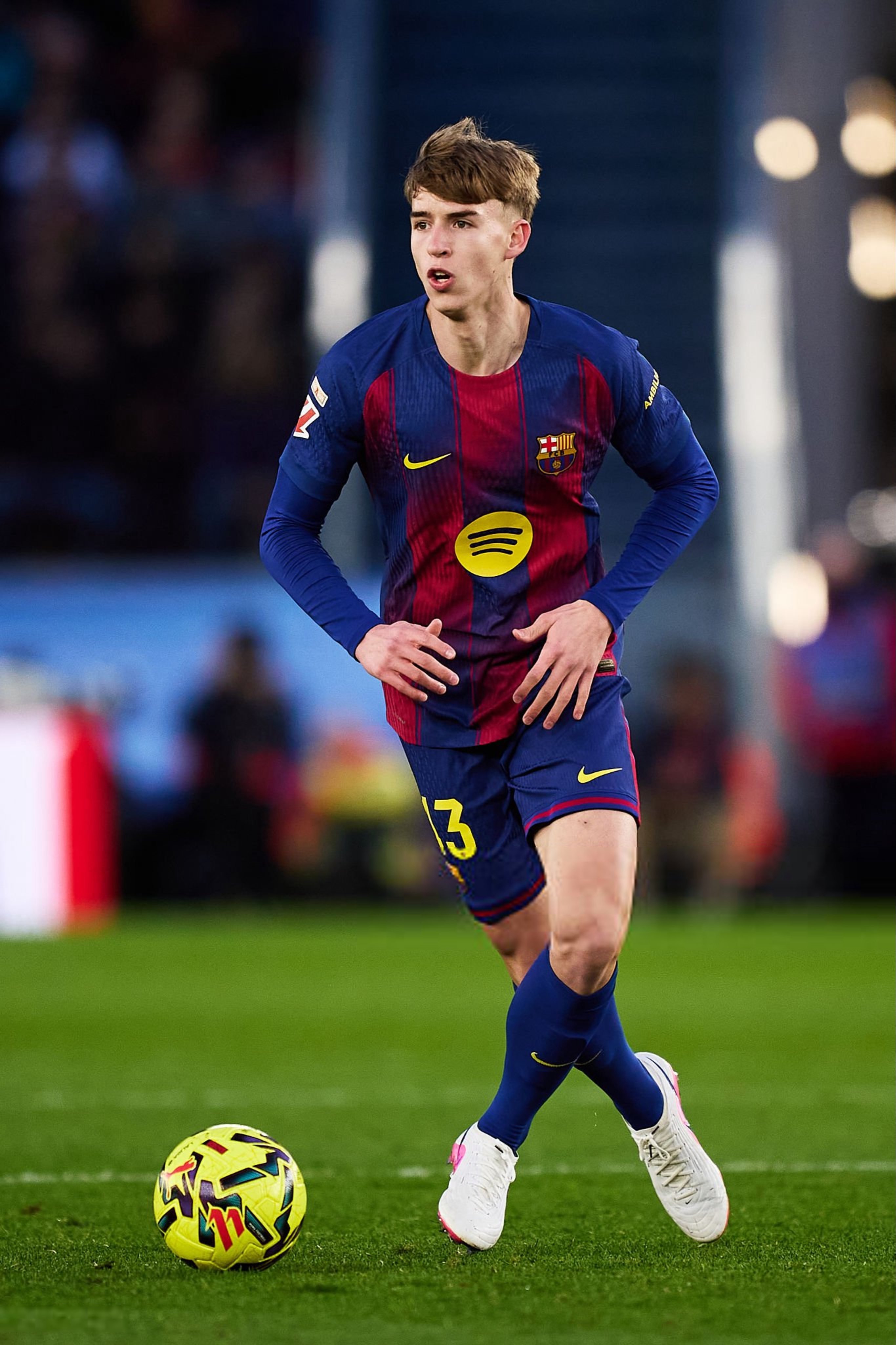 阿斯报：卡萨多目前正在考虑转会沙特阿拉伯。他极有可能在夏天离开。弗里克告诉托马