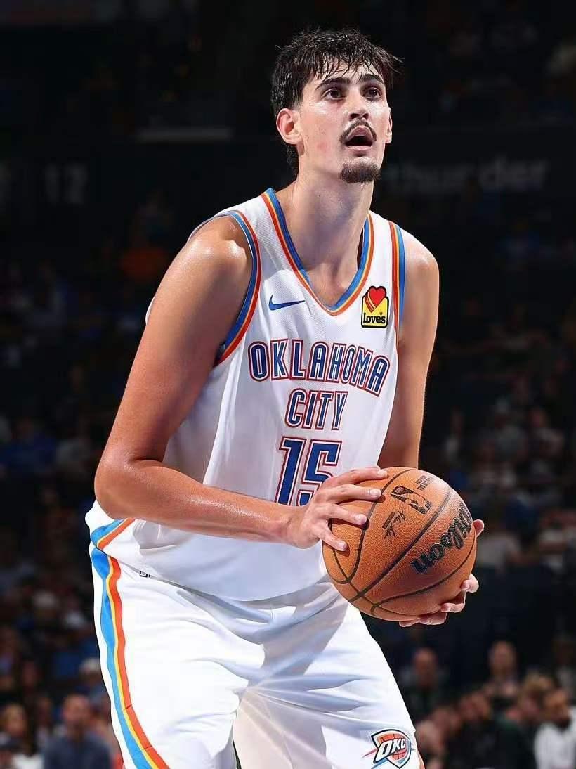 雷霆再也不用怕文班亚马了！北京时间10月8日NBA季前赛继续进行，雷霆126-