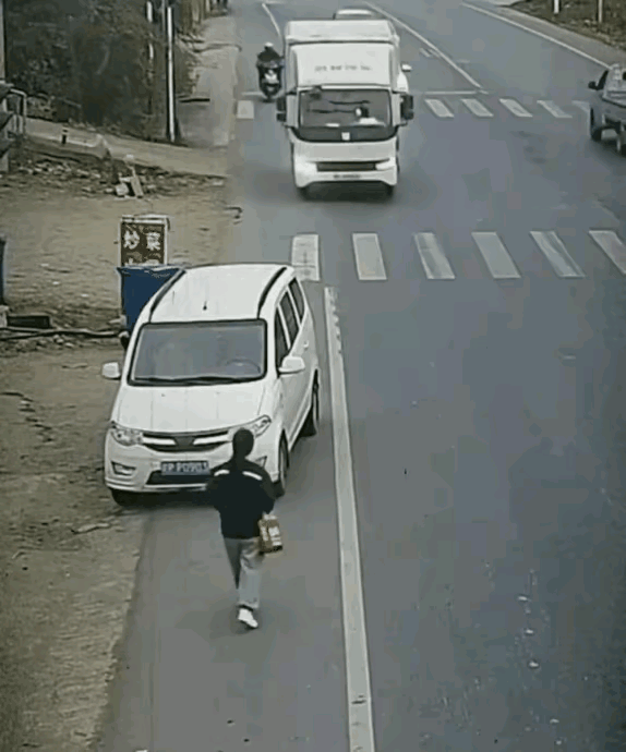 为啥反应这么慢？谁能解释一下。