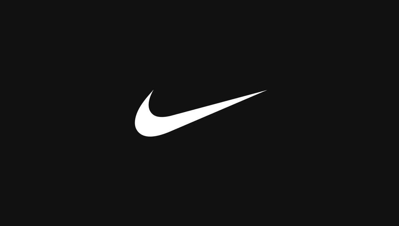 Nike的那个勾，设计费总共35块钱。1971年，当时还是学生的Carolyn