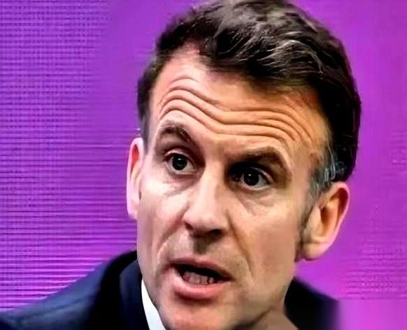 法国的马克龙，这回算是把桌子掀了。他前脚刚跟日本人坐下，后脚就直接隔空喊话，点