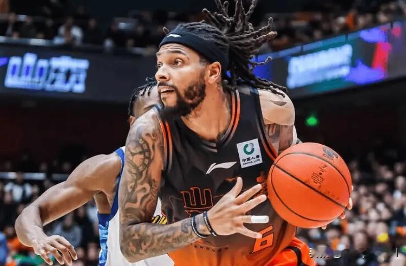 据山东男篮发文，1月25日晚，CBA常规赛第19轮比赛在山东高速篮球馆上演，山东