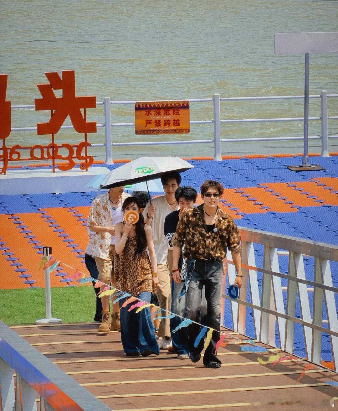 胡一天现在的发展确实不太理想。以前他不是男主的戏基本不接，如今却要给田曦薇作配。