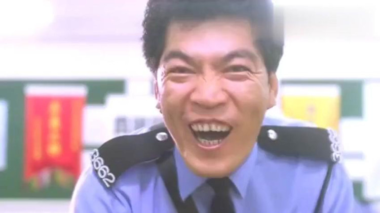 港式经典: 大傻成奎安换马甲演警察,大傻: 我能把警察演成黑帮大佬信