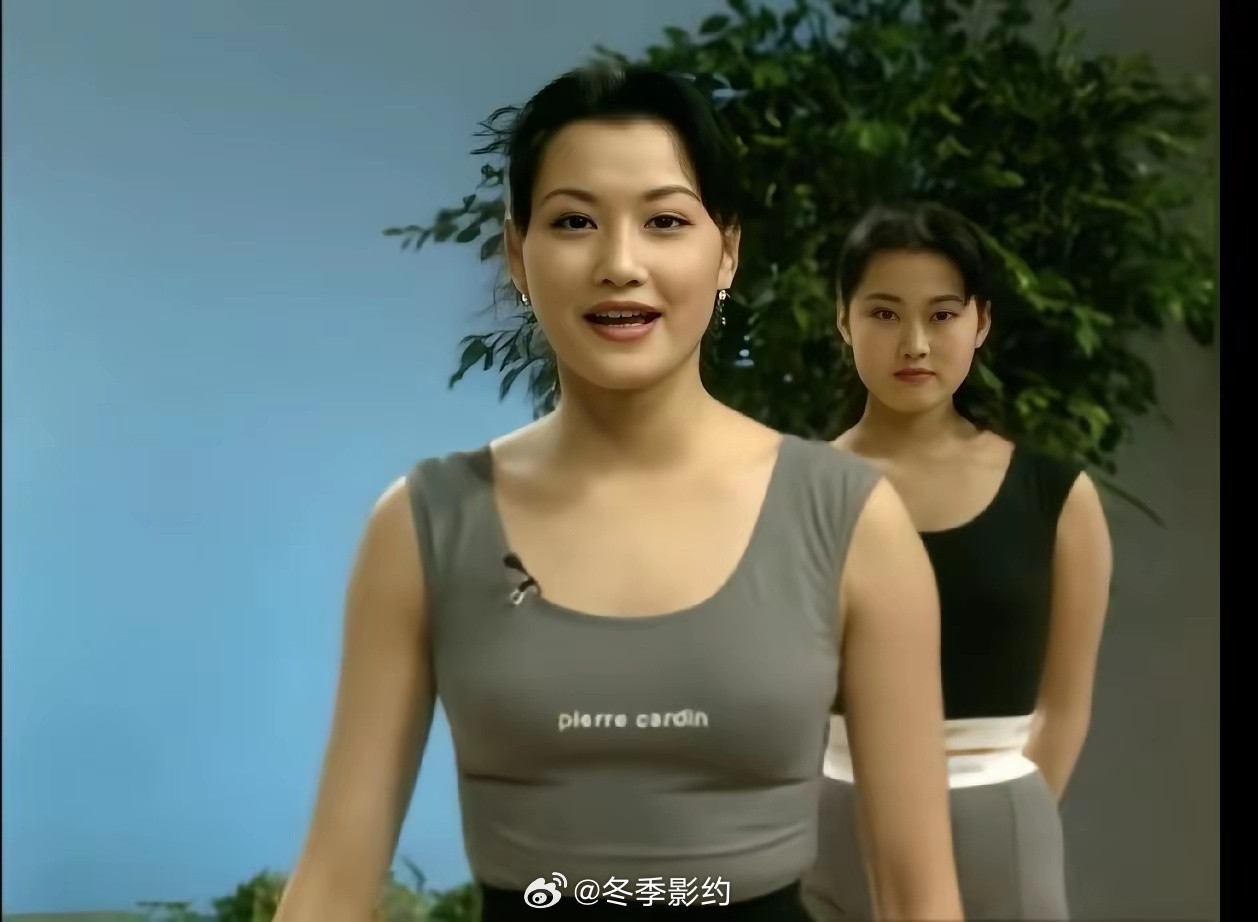 谁能想到，这居然是90年代的电视节目！别说放在当年，就是现在直接搬上荧屏，收视率