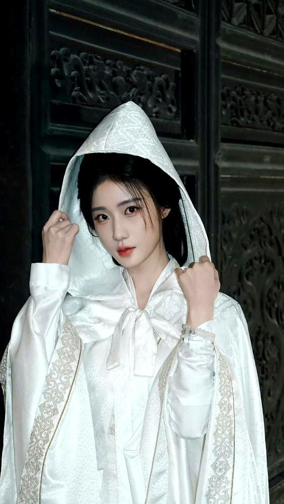 侯明昊新剧还没开机，评论区已经吵到我刷不到别的内容了。男主定他演蔺承佑全平