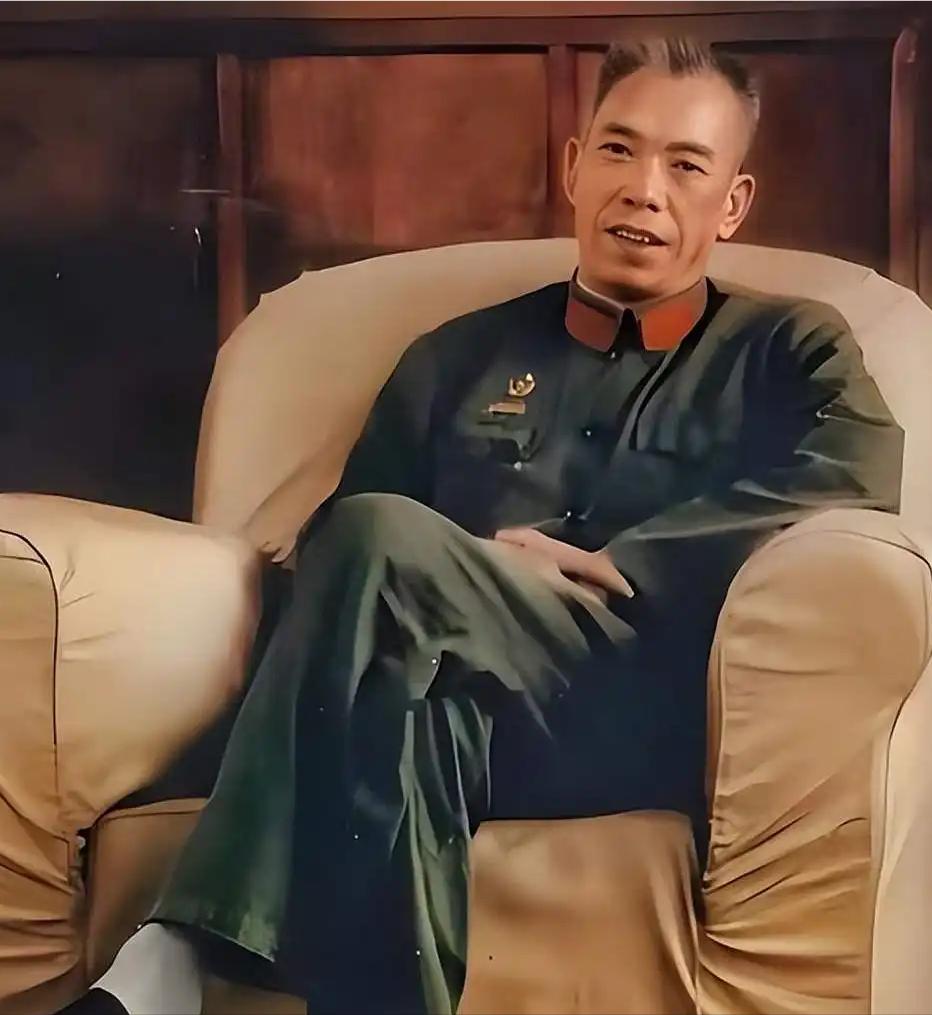 1981年，开国中将梁兴初洗清冤屈，组织拿着文件找他谈话，不仅恢复了他应有的待遇