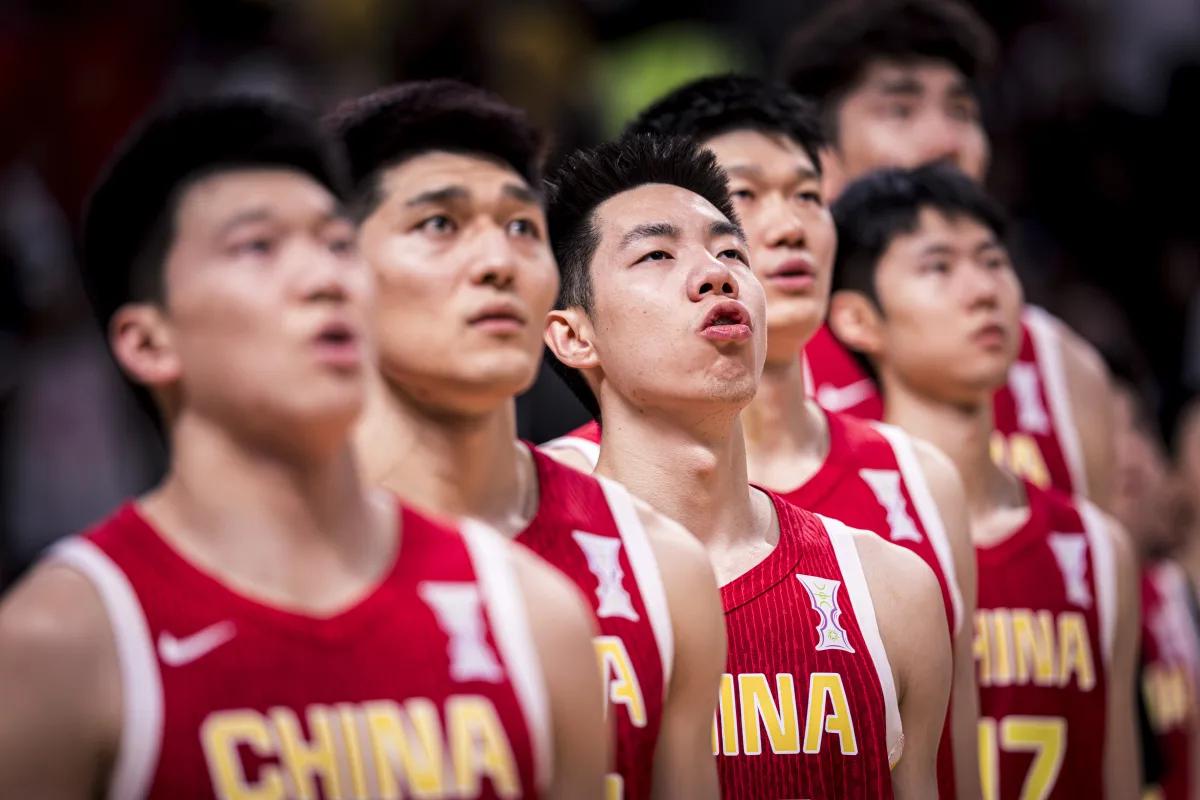 亚运男篮半决赛，中国男篮半场30-49落后于日本男篮，11人上场队员评分如下：