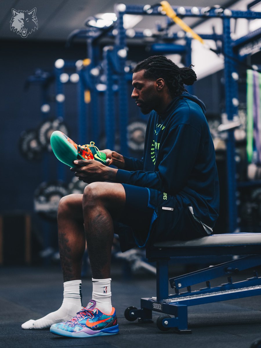 增加肌肉! 森林狼官方晒球员们在健身房的照片与球迷分享