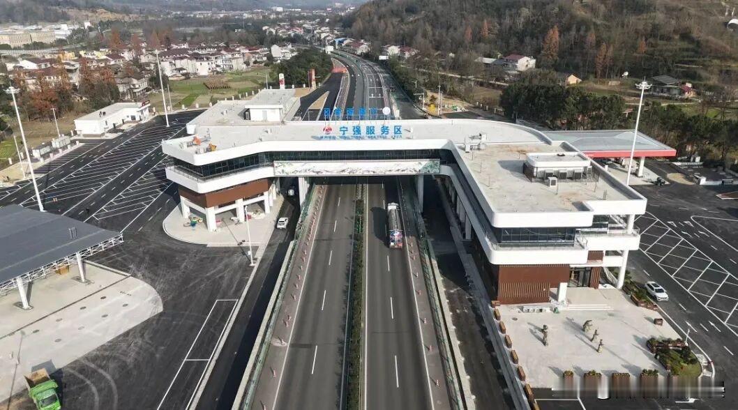 陕西两大高速服务区明日焕新！陕北风情与智慧驿站齐上线陕西司机和游客注意啦！陕