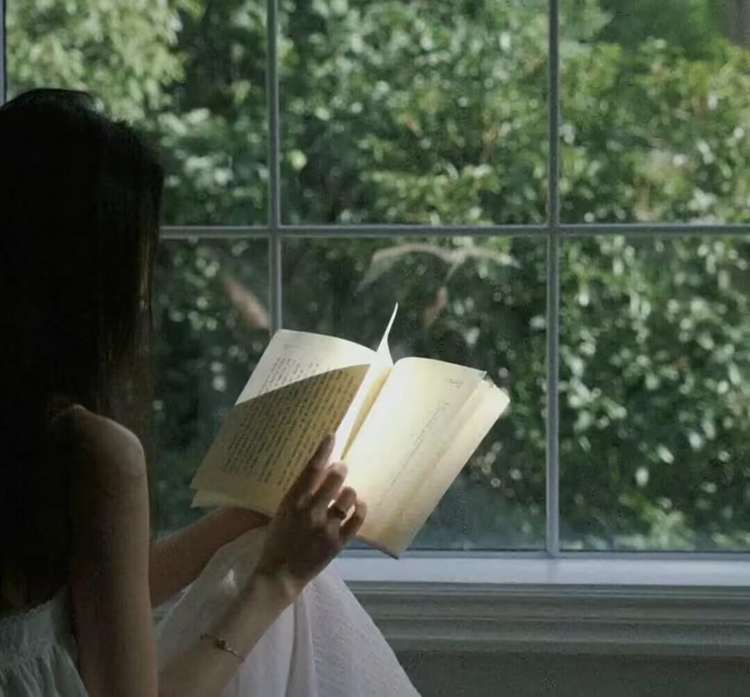 追女人的方法————1．追寡妇，打动她先打动她娃。2．追离婚女，多聊倾听过