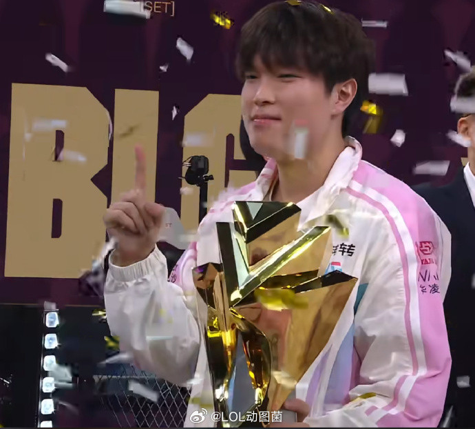 BLG首个国际赛冠军恭喜BLG获得首个国际赛冠军！队史新纪录！全球先锋赛Day