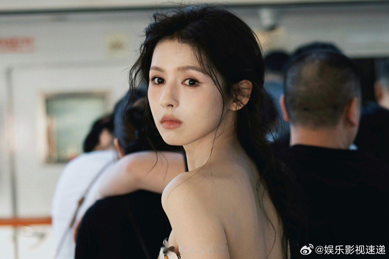 从最初的模糊印象到如今的高清存在，鹤男用一个个鲜活角色证明自己，从天玑到钟霖，每