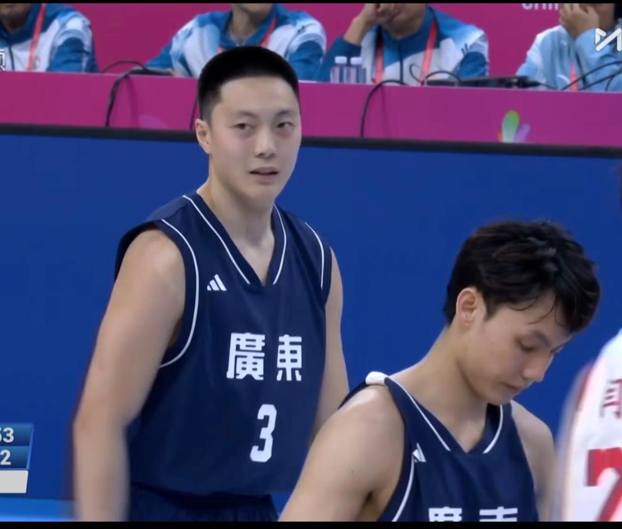 实话实说，前天晚上中国男篮主场惜败韩国的比赛，把锅完全甩给胡明轩实在是太冤了！郭