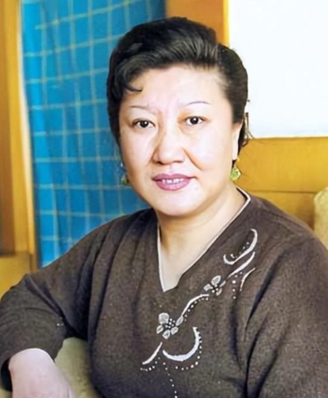 2005年，高秀敏突发疾病去世，留下了长春、北京、珠海的七套房子和巨额的存款，长