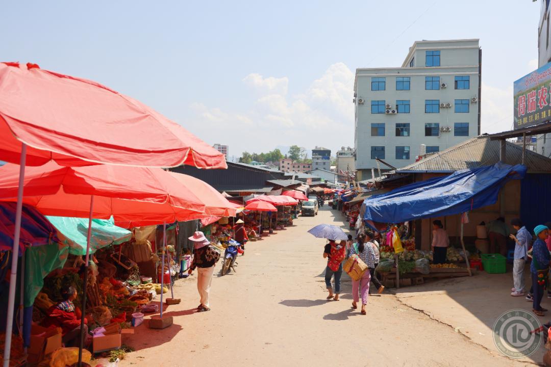 缅北果敢地区的市场经济繁荣！缅北果敢地区的市场，以前不太正规的时候，经常有小