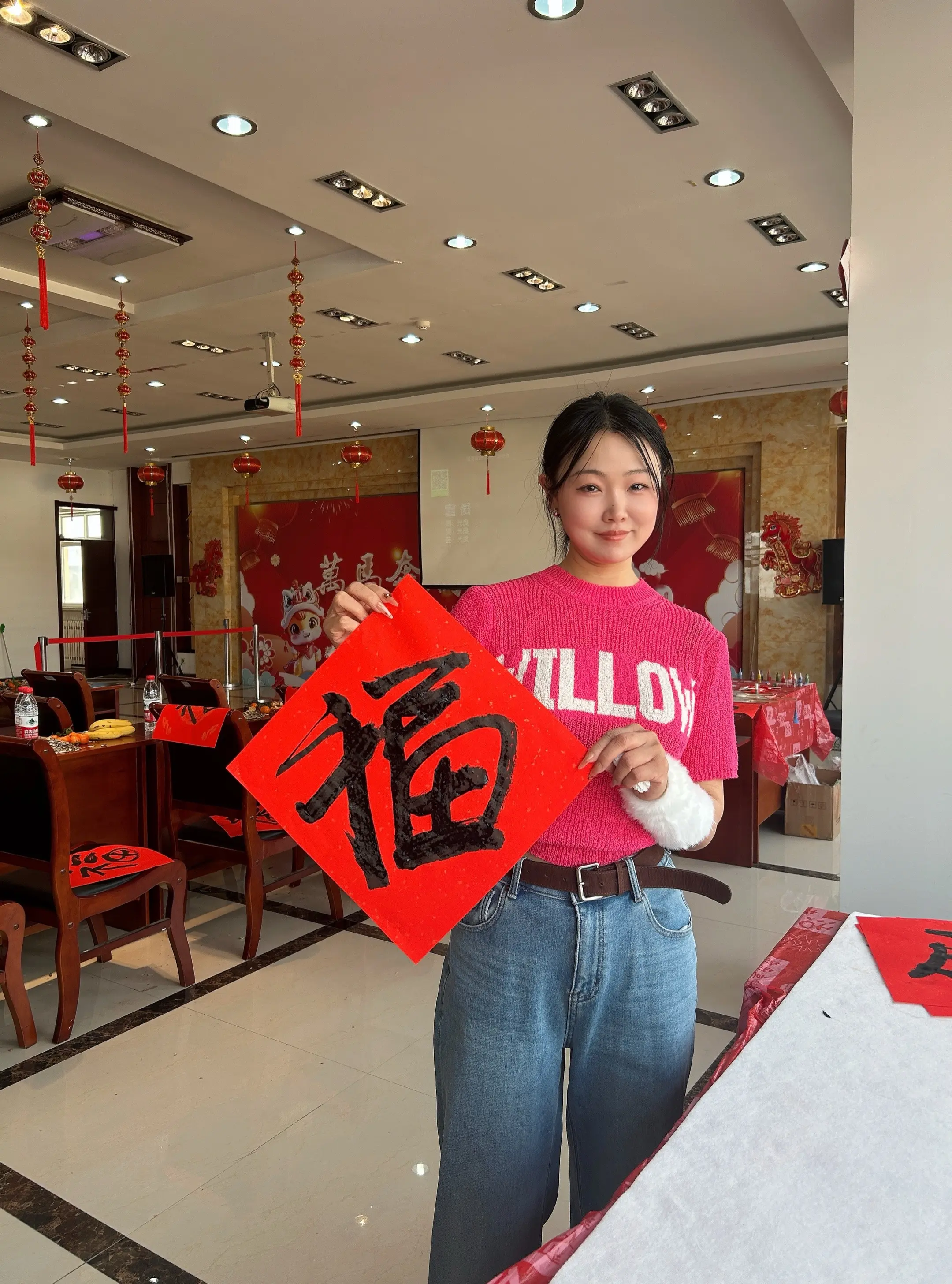 等下，我摆好姿势，拍吧，小年快乐啊