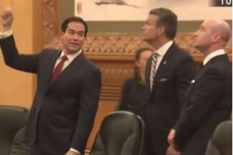 卢比奥震惊了，还是震撼了？5月14日，被中国制裁过的美国国务卿，走进人民大会堂的