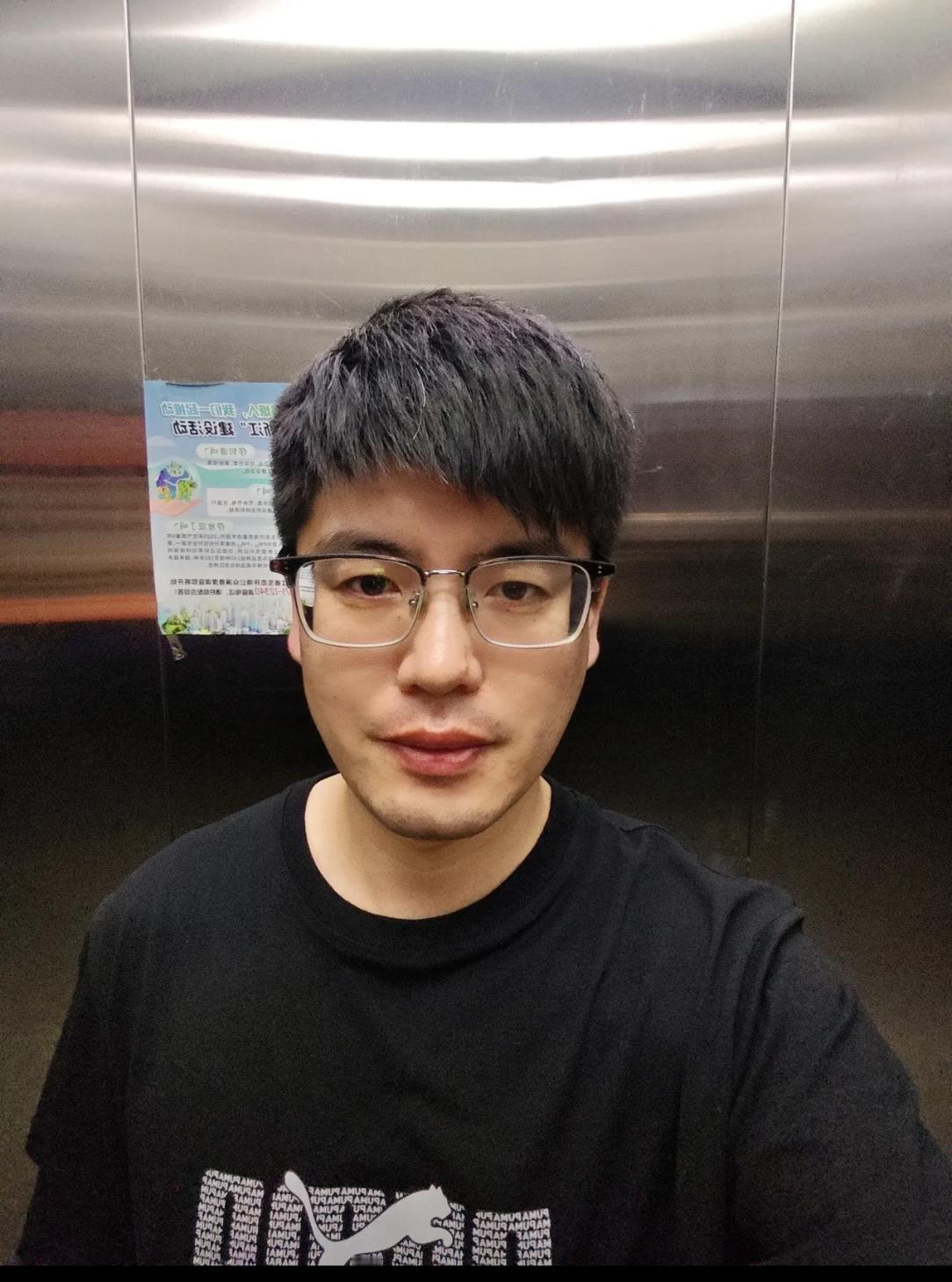 果真让我猜对了，网上那个征婚的小罗，今天发文章说，她谈了2个月的女朋友可能谈不下