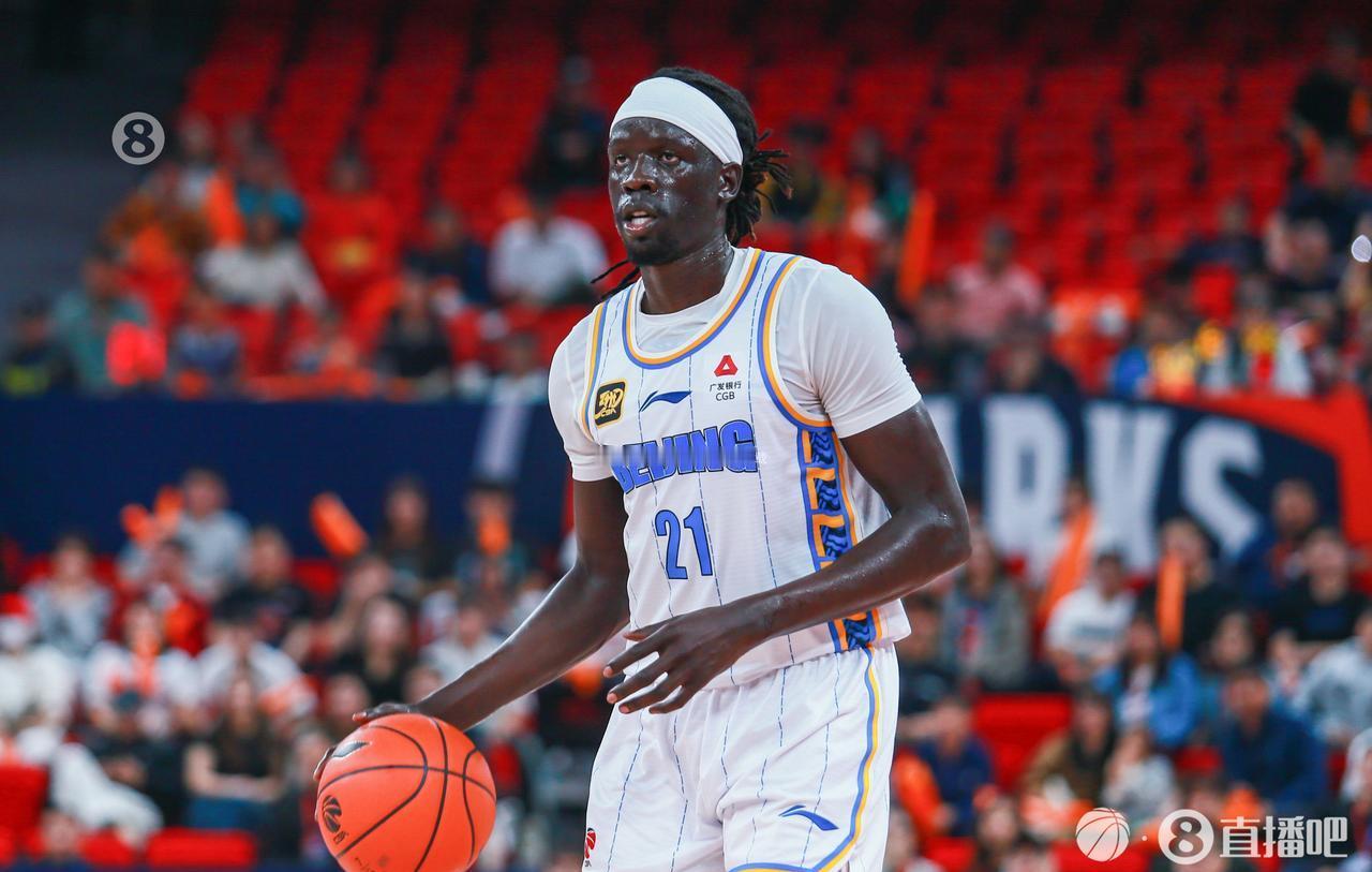 北汽裁掉奥莫特前，可能已经帮他找好了下家。CBA有条铁律：一个外援一赛季不能