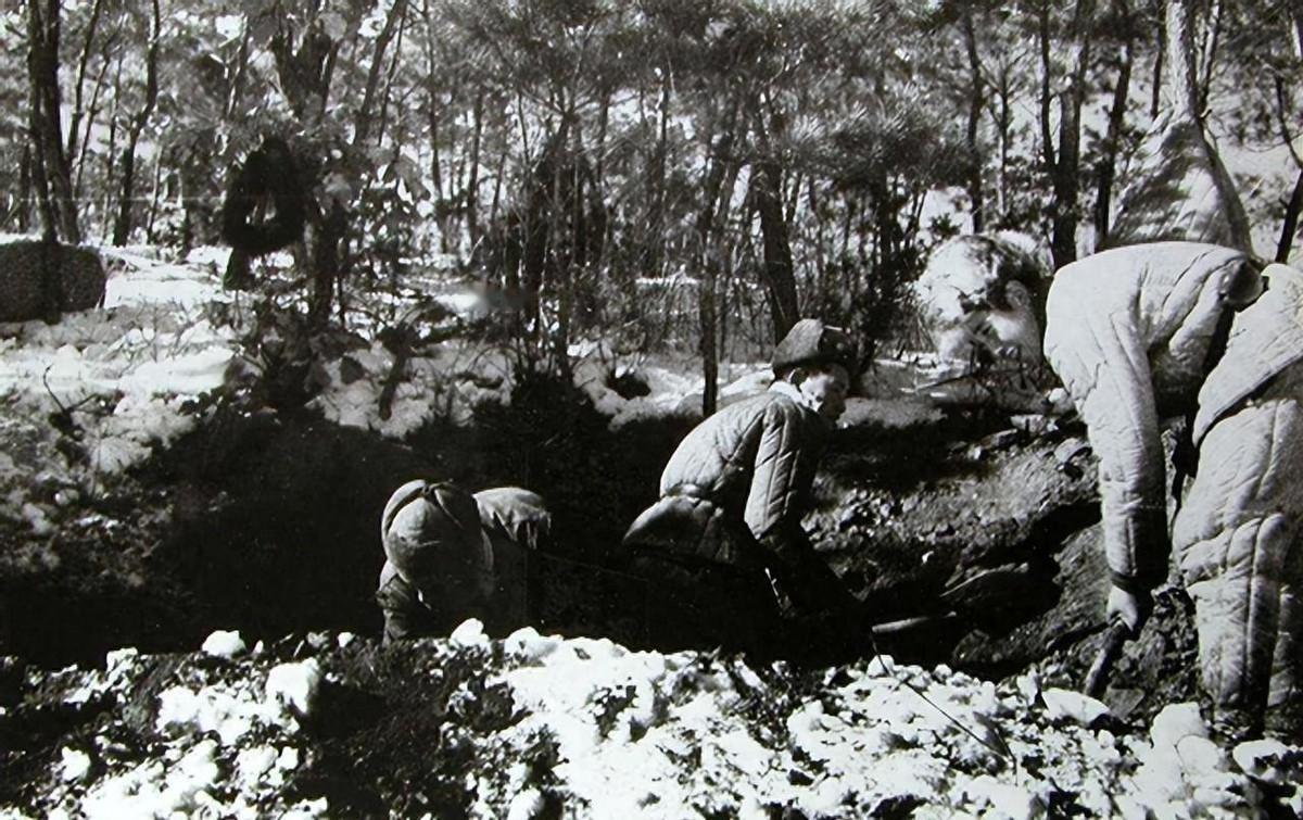 罕见大授衔事件：同一军中师长获中将军衔而他的上级军长仅被授予少将，原因是什么？