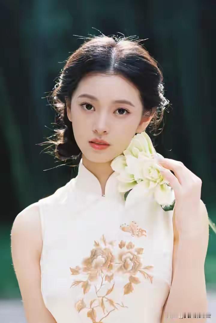 北电校花王玺媛，清冷仙气，如画中仙，模样太惊艳！