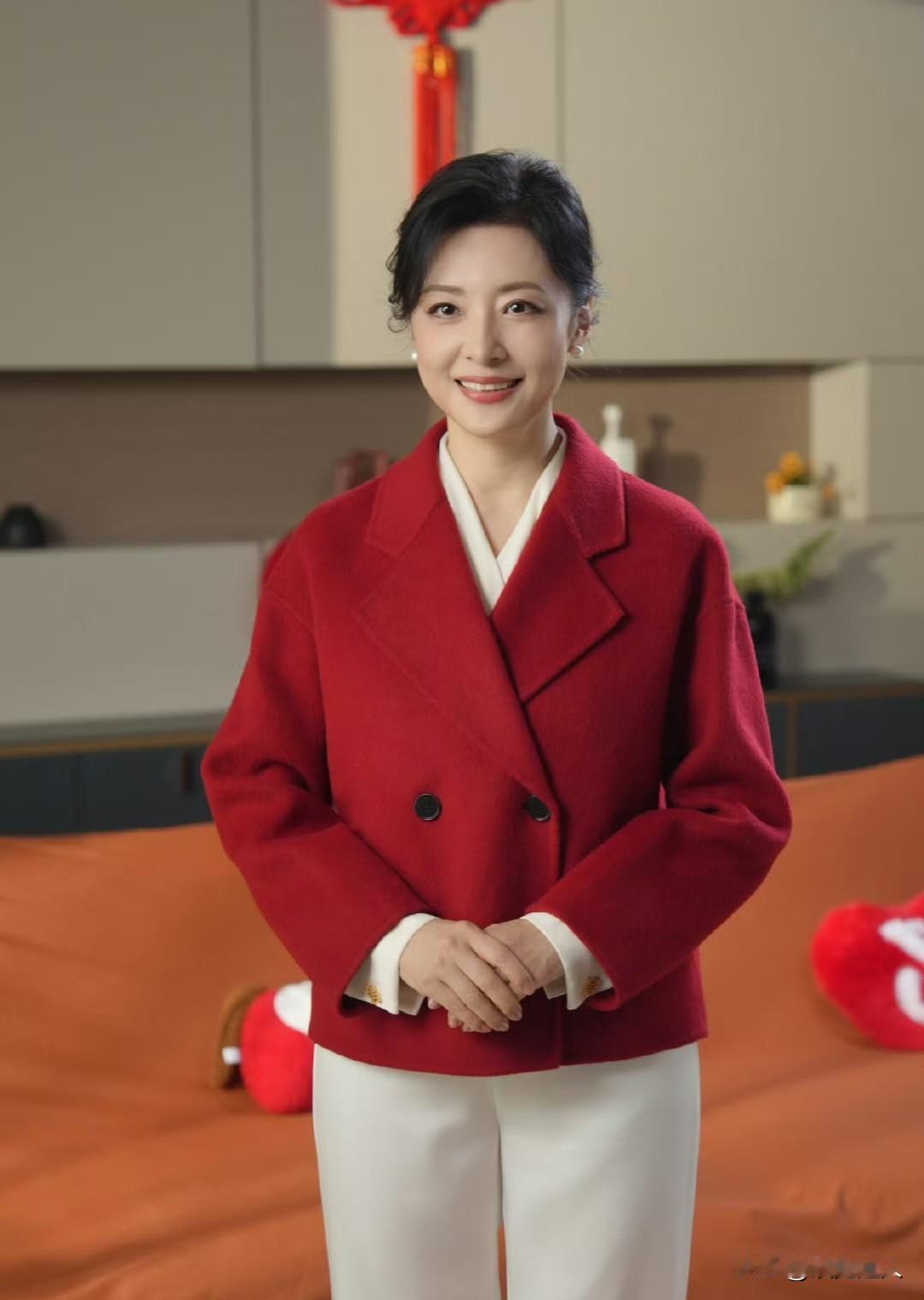 最近全网都在刷一个大消息！周涛居然拍短剧了，话题直接爆了，好多人看完都不敢相信自