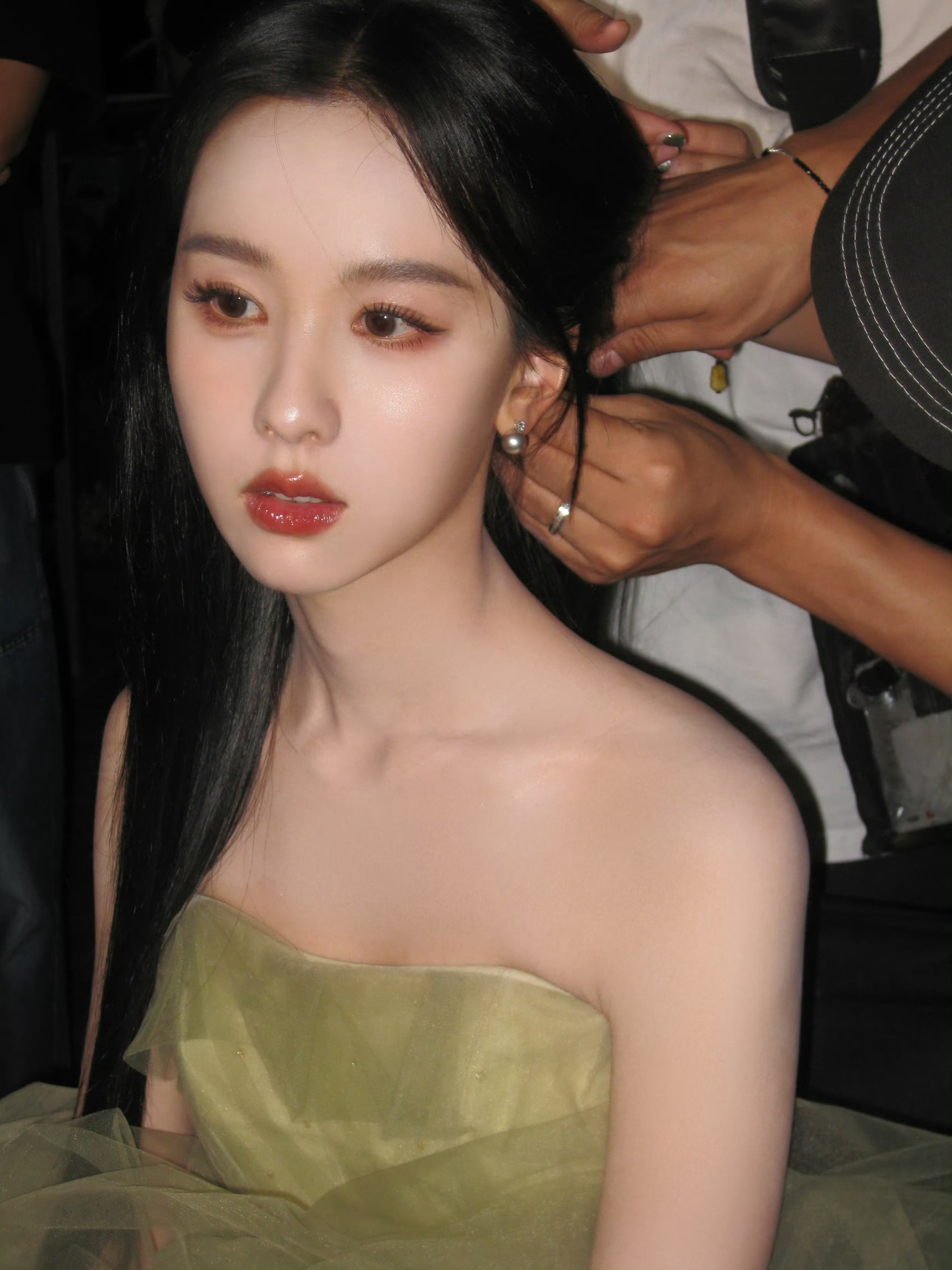 嘟这组ccd我直呼妈咪陈都灵黑长直绿裙ccd​​