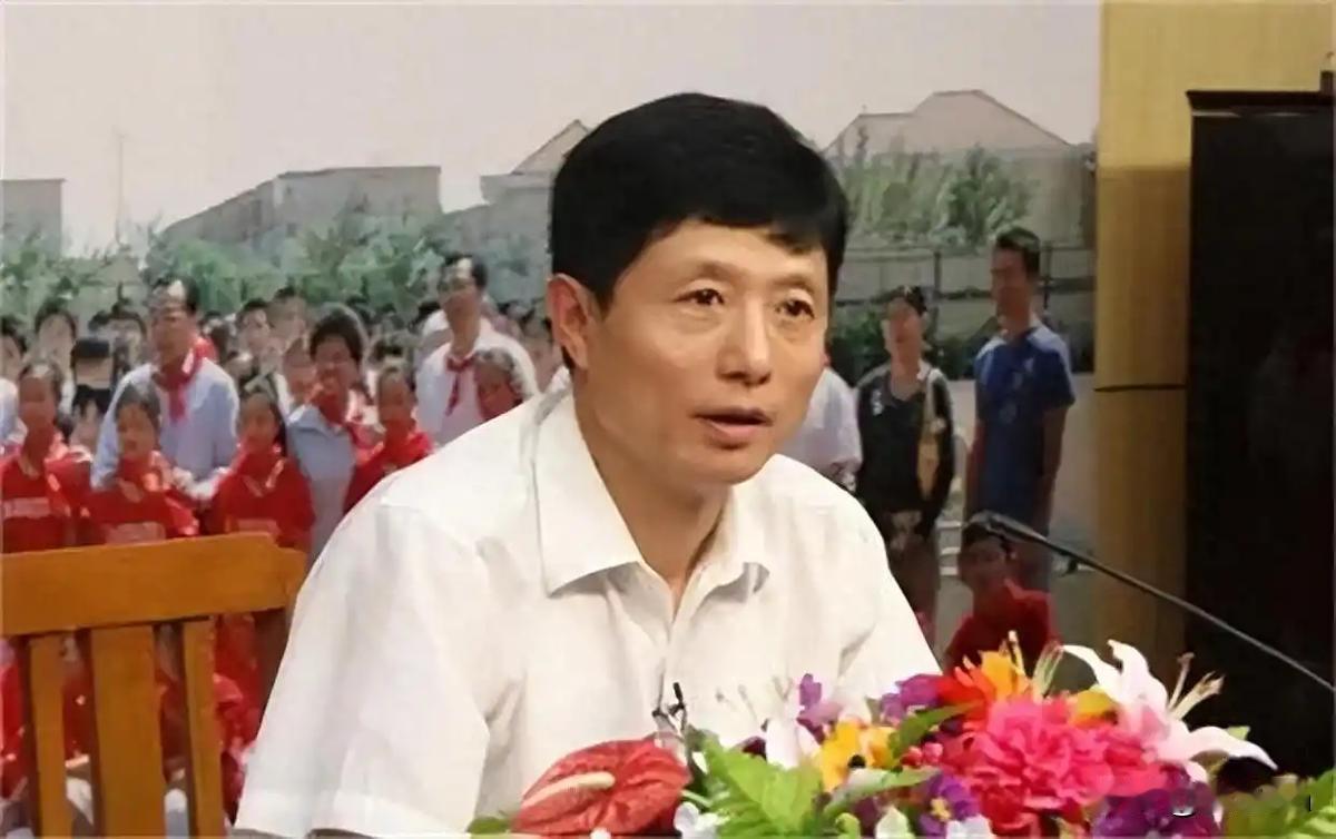 1958年出生的艾跃进曾说过：“让工人下岗，还要人家从头再来，你们为什么不从头再