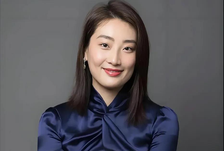 终于明白他们三个为什么要在香港起诉原来在香港信托高于遗嘱就国内来