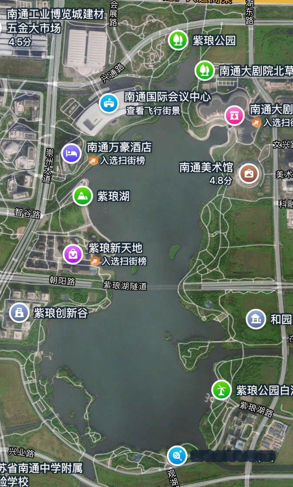 才发现这次在南通住的酒店旁边这个紫琅湖完全就是个葫芦嘛。​​​
