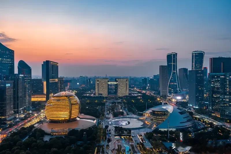 升学考试季，浙江中考有大变化。杭州省一级重点普通高中分配生比例从60%升至7
