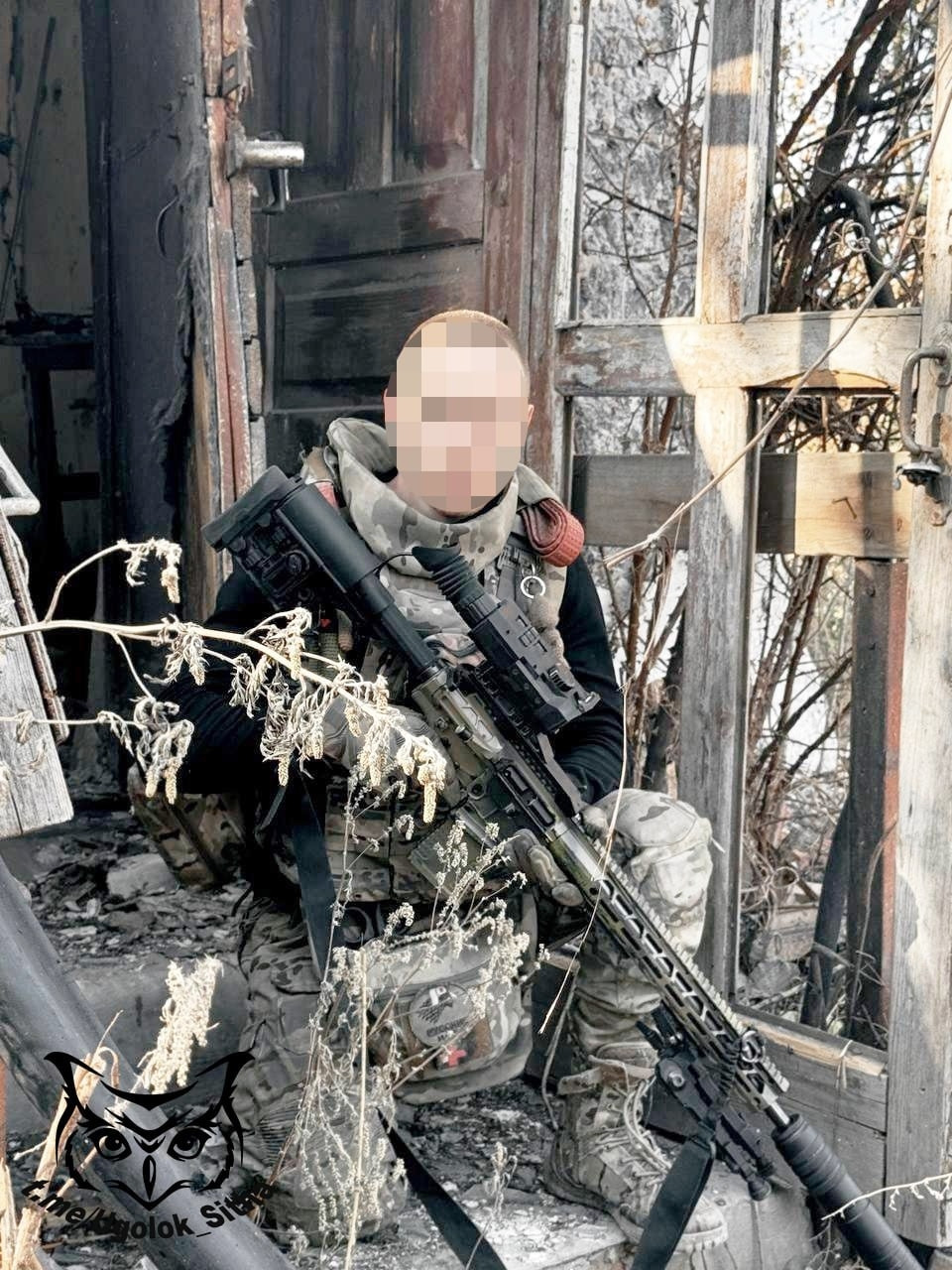 使用未知型号AR步枪的俄军特战