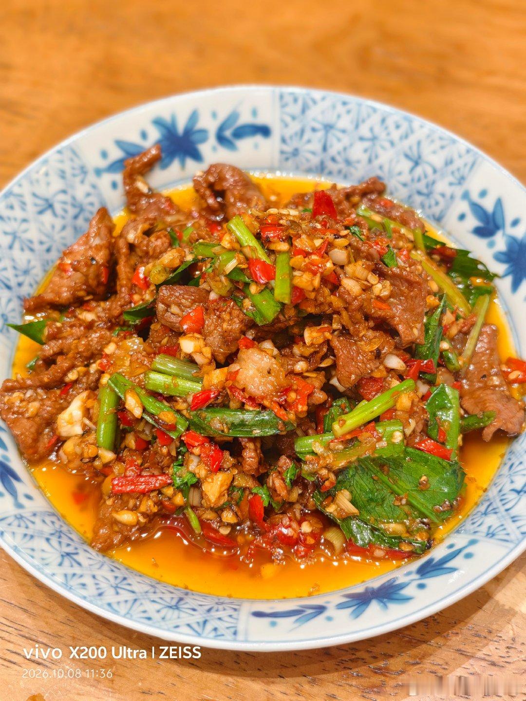 又打卡一家餐厅，昆明太小食堂。继旮旯食堂四方菜馆外婆味道茄子恰恰后又一家滇味菜馆。总体好评，特别是那