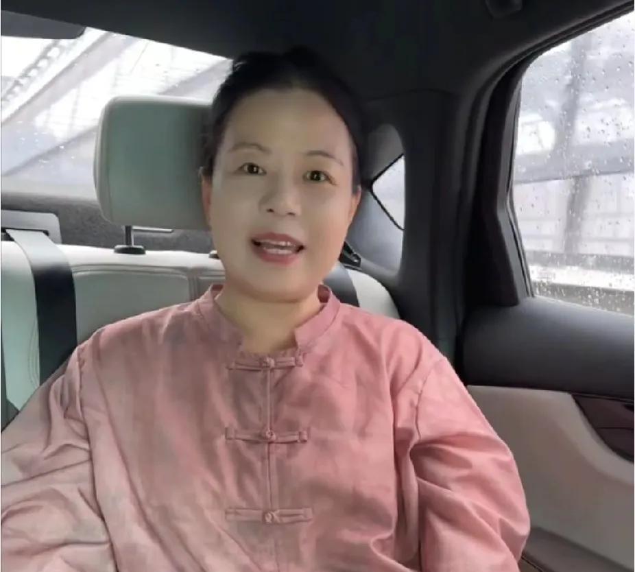 这几天好消息不断老杨直播宣布，马上就有惊喜，暂时先保密！让大家耐心等待就行，任