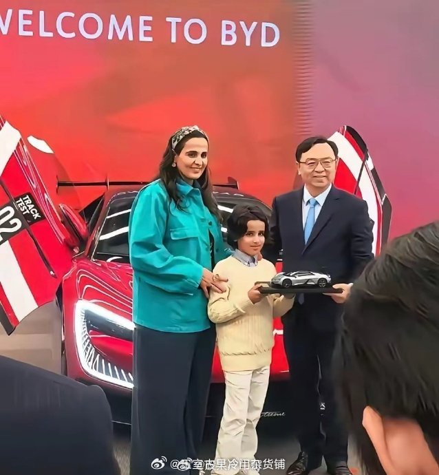 王室王室卡塔尔王室王爷们暗搓搓在找新出路2026年3月24日，卡塔尔公主玛雅莎