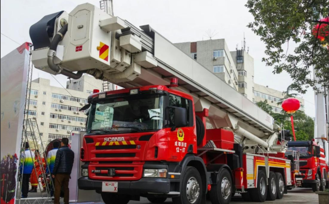我国是出了名的制造大国，连火箭和航母都能造出来，为何要花2400万人民币，重金购