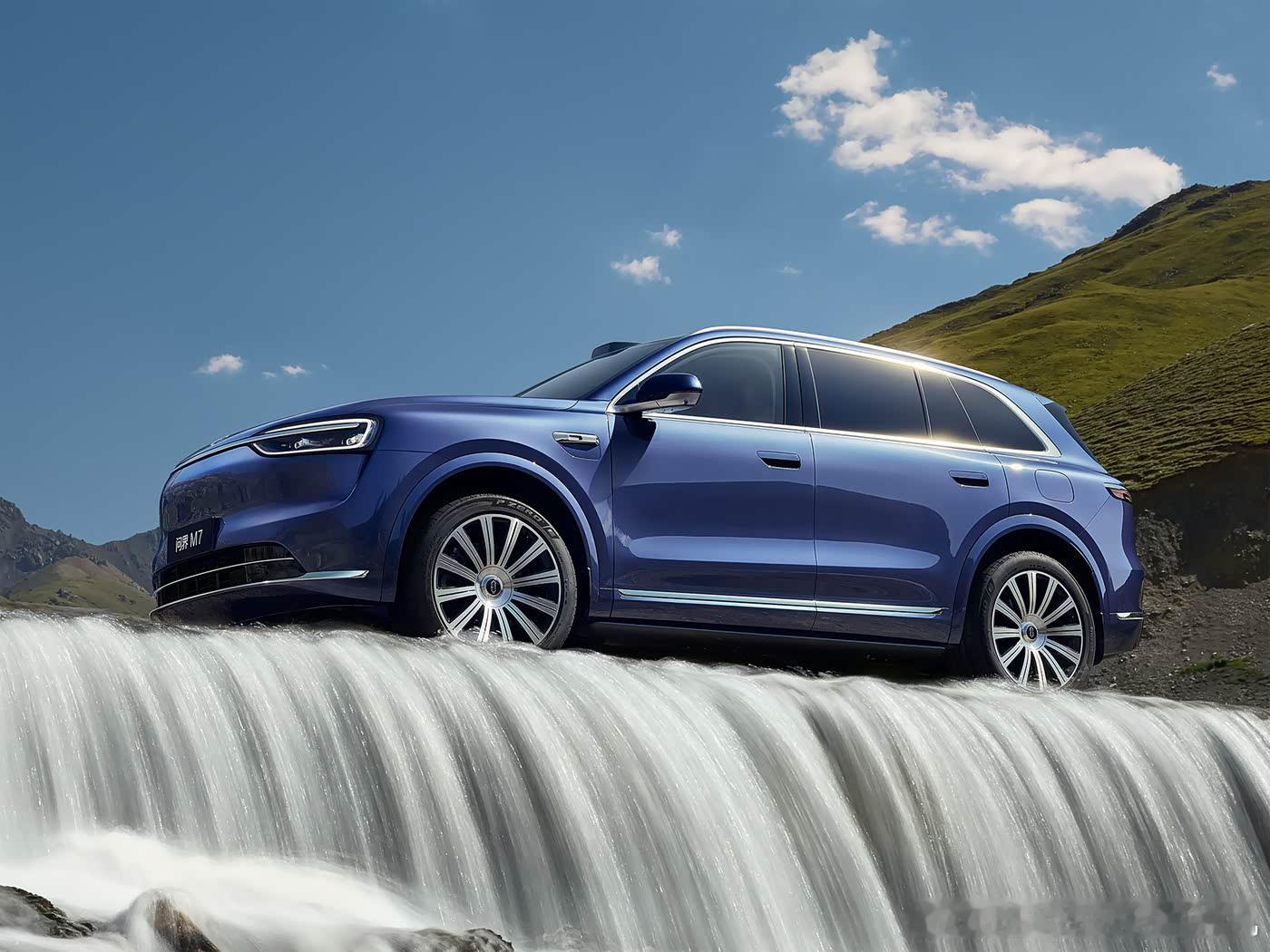 问界56789产品矩阵将补齐余总透露，明年还会有问界M6，那时问界将形成类似理