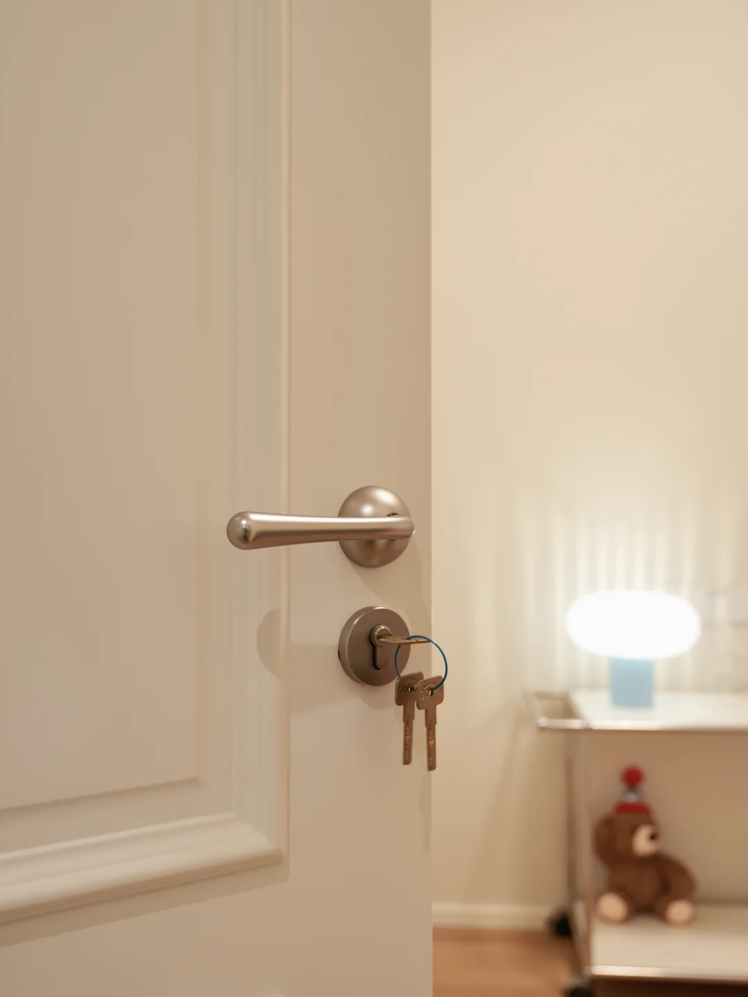 朋友说：你家门好看，但门锁更好看！