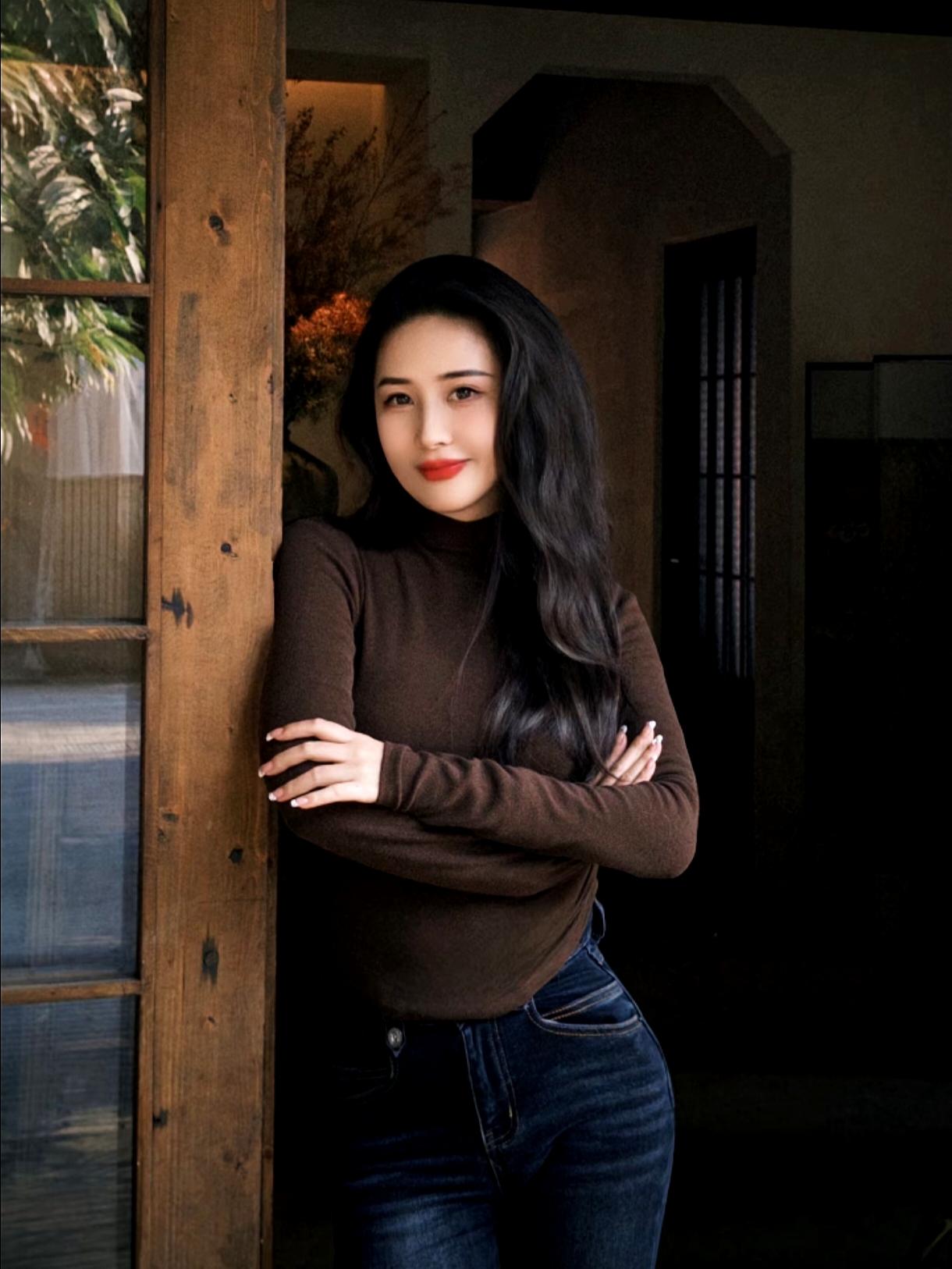 人到中年，就想简简单单的过个年。小时候的年才是真的有年味，新衣服，压岁钱，满桌