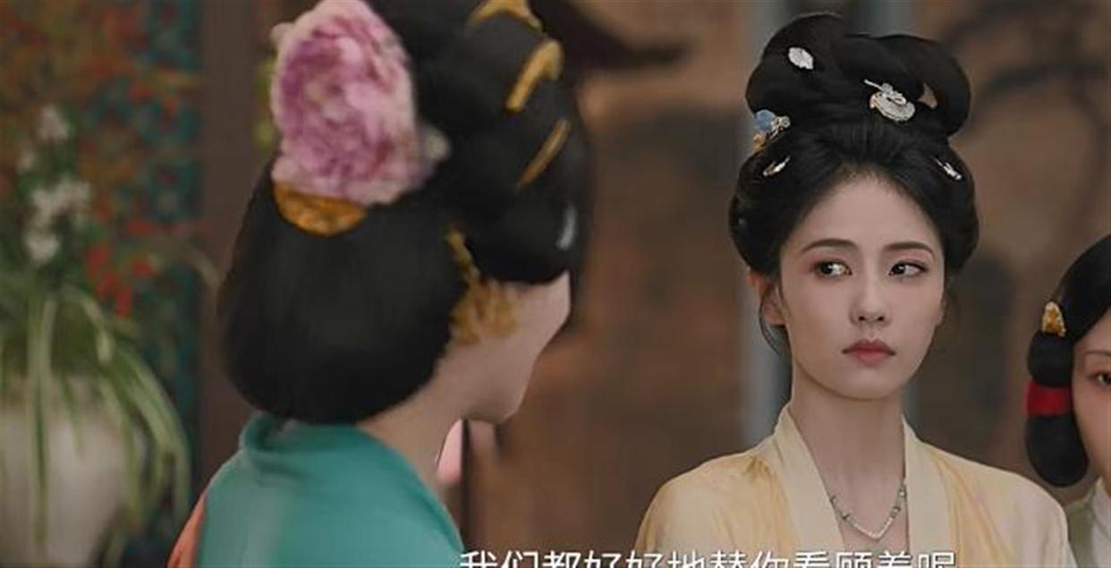 《莫离》播了3集，46岁董洁把全网干沉默了：她的脸，凭什么越老越值钱？46岁。