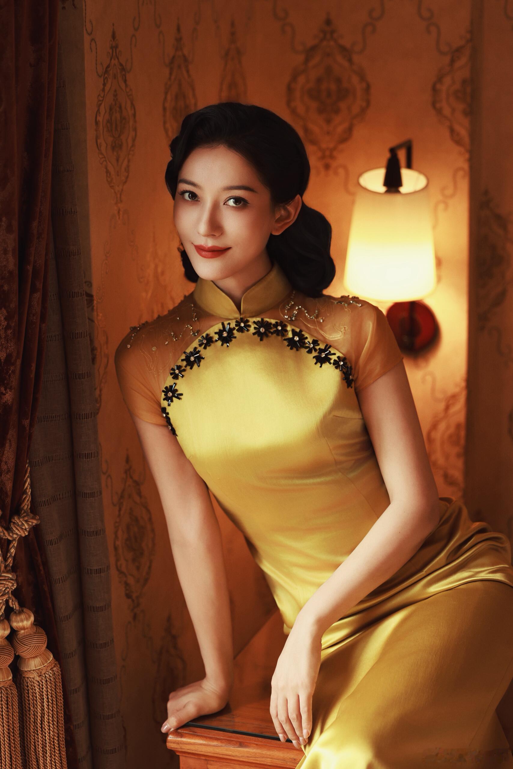 王姿允中式旗袍造型💛​​​