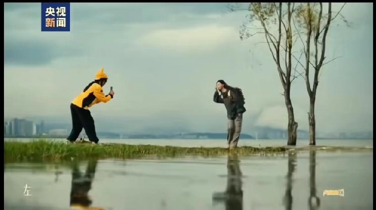 央视和美团合拍的宣传片没多久就被骂下架了，实在太脱离现实。片子里把骑手争分夺