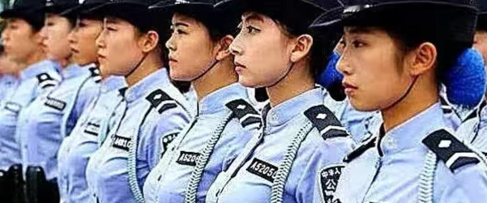辅警层级评定，‌学历和工龄权重因评定阶段而异‌！初始层级评定，学历权重更大‌