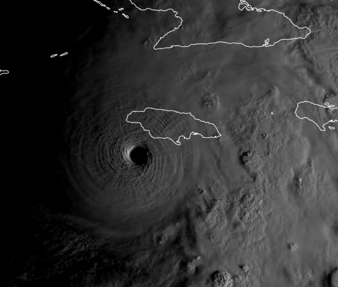 这就是飓风眼的压迫感吗北京时间10月28日晚、当地时间清晨，2025年的新晋
