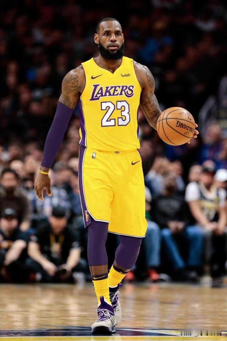 美媒:富保罗正在努力争取吉尔伯特松口答应詹姆斯回归据美国媒体披露，知名经纪人里